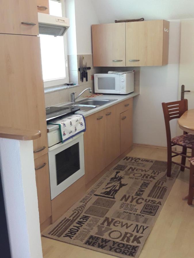Sirovnik Apartment Бегунье-на-Гореньскем Экстерьер фото
